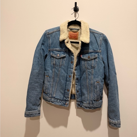 Levi’s Blue Denim Jacket with Sherpa Lining - Picture 1 of 4